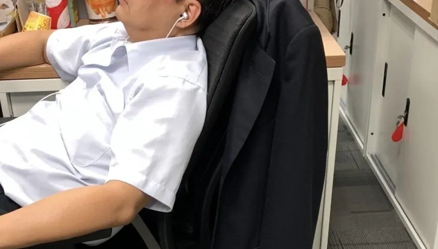 資策會淪賴友友酬庸樂園？廖偉翔踢爆有人竟上班睡覺、看政論