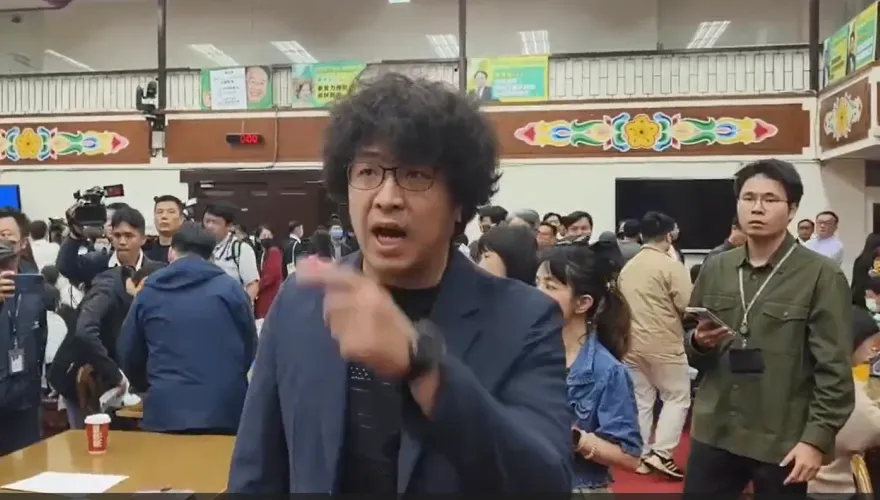 國民黨揭網路罵戰時序表　狂酸沈伯洋「已知用火」