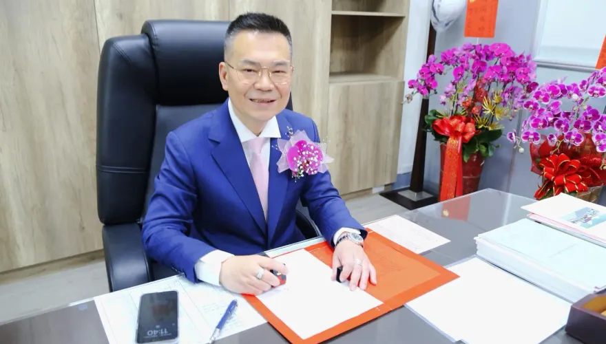 苗栗市長跟趙少康一樣「開心」　余文忠憶10年前魏崢操刀：心臟看過手術日光燈