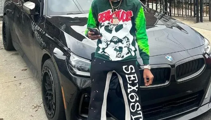 美網紅街頭賽車失控自撞燈柱拋飛亡　生前讚愛車「速度快到令人毛骨悚然」