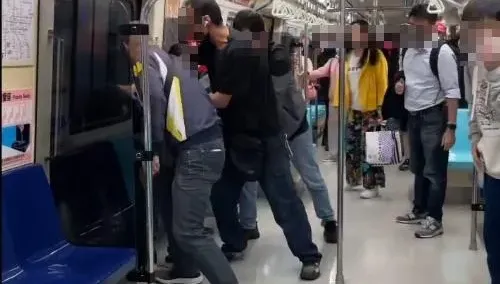 北捷持刀傷人案！女乘客錄下驚險奪刀過程　中捷長髮哥：錄影也是一種幫忙