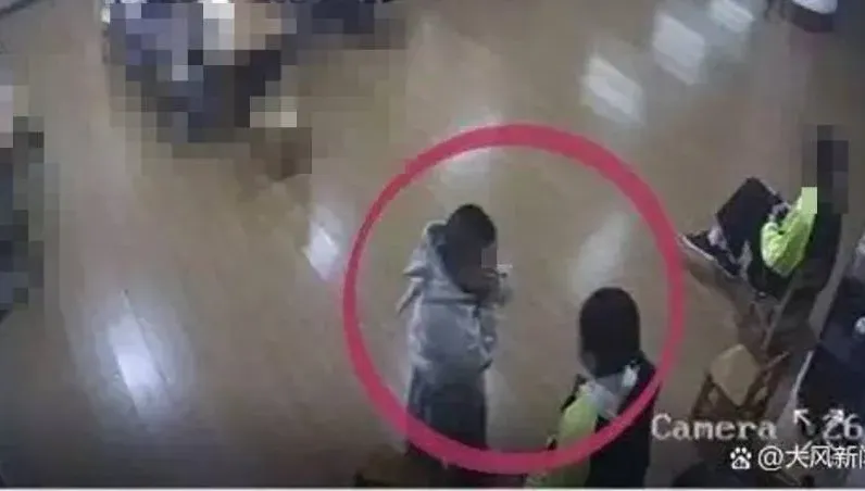 太狠心！陸女教師拿竹籤刺小孩嘴　家長：不可能第一次發生