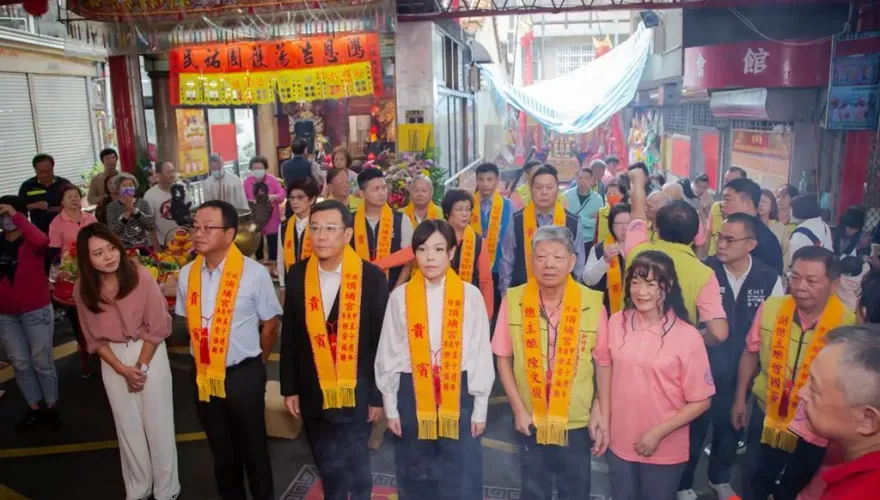 現身新竹頂埔宮50週年慶成祈安酬恩醮典　民眾誇高虹安：氣色變好臉圓了