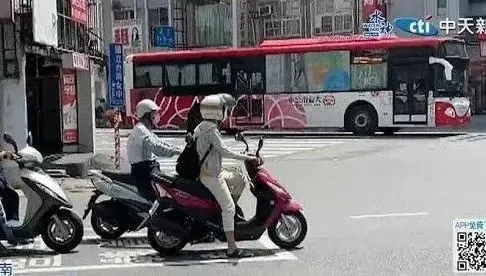 機車騎進待轉區要打方向燈？　交通部：無強制規定