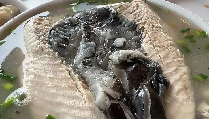 阿堂鹹粥闆娘曾喊賣一片虧一片　二代不忍了反擊「冷飯熱炒」：當時口誤
