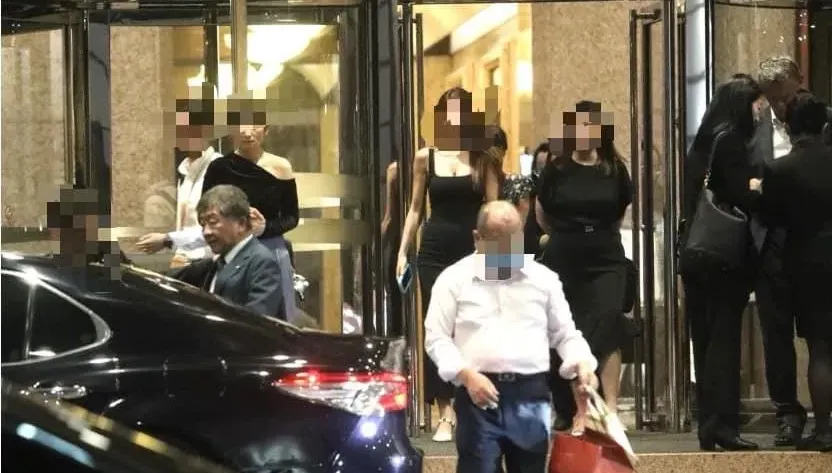 出席王必勝餐宴美女相伴玩很嗨？陳時中斥抹黑：圖中皆女醫師