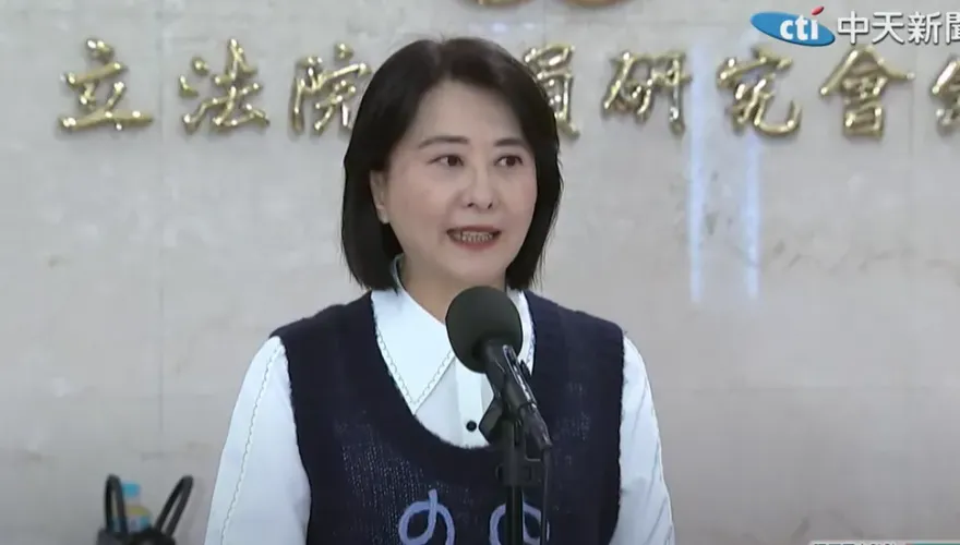 伴陳時中「香肩美女」女醫師田知學發文澄清　王鴻薇立即致歉：嚴格監督不動搖