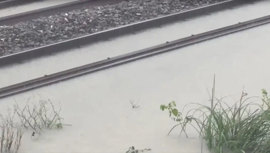 大雨狂炸宜蘭！南澳高中進修部、蘇澳海事18:00起停課