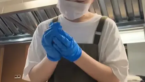 影/狂打4份工！23歲福建女生為賺錢每天只睡4小時　陸網歎：太拼了