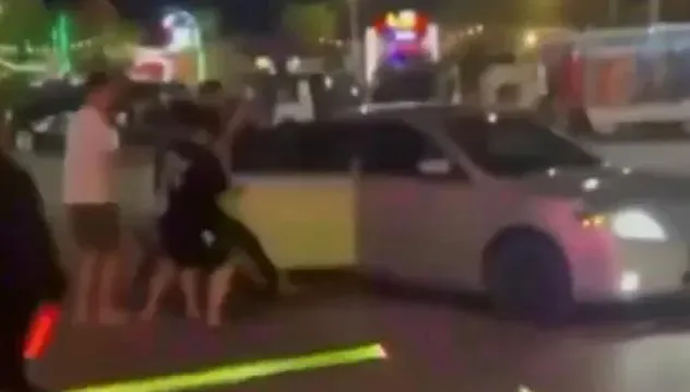影/不只泰國危險！直擊柬埔寨大膽當街擄人　陸男遭強拖上車…警逮6嫌