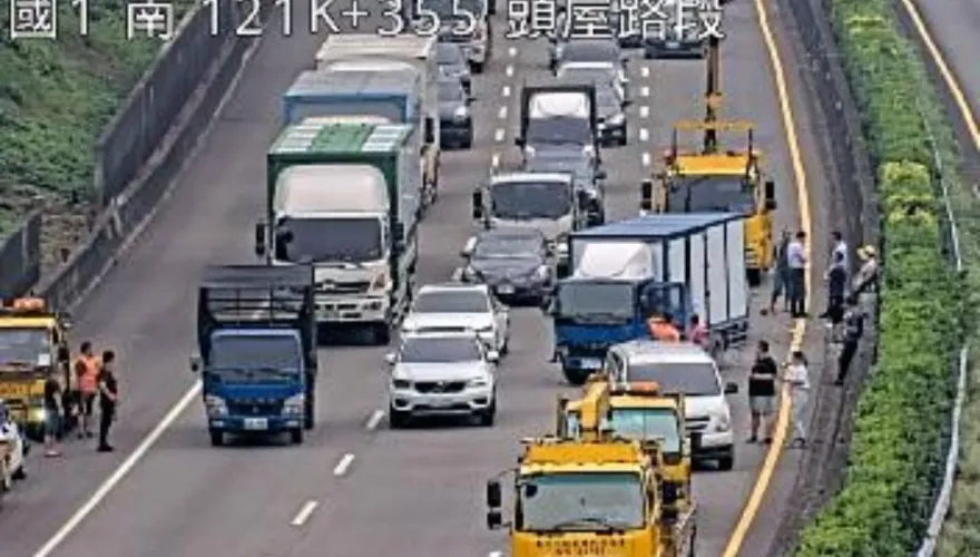 國1連環車禍！苗栗路段5車追撞　內線塞爆回堵1公里