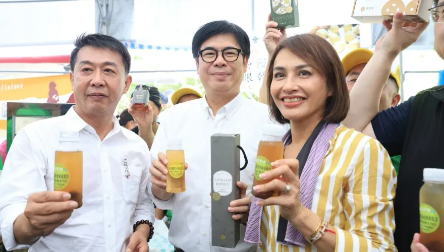 影/高雄市長網路民調結果太驚人！台大教授直言「很奇怪」：怎會排除他