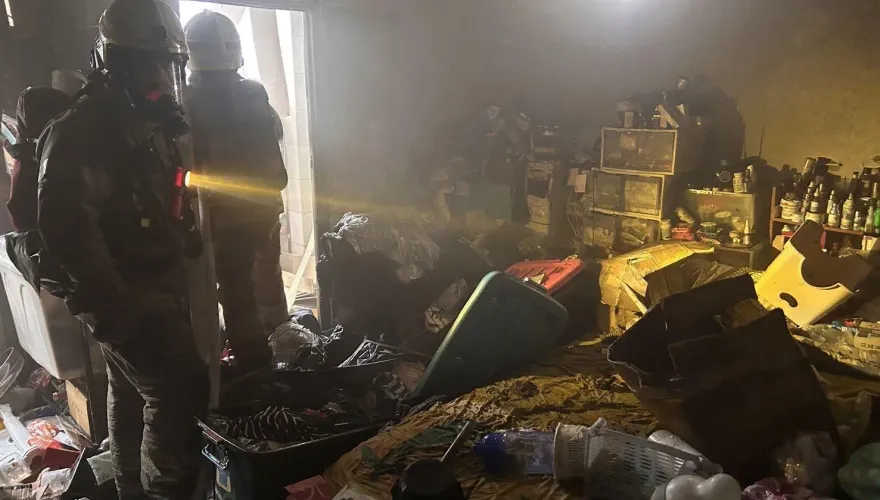 慘烈現場直擊！台南永康大樓冒火煙　21人緊急疏散