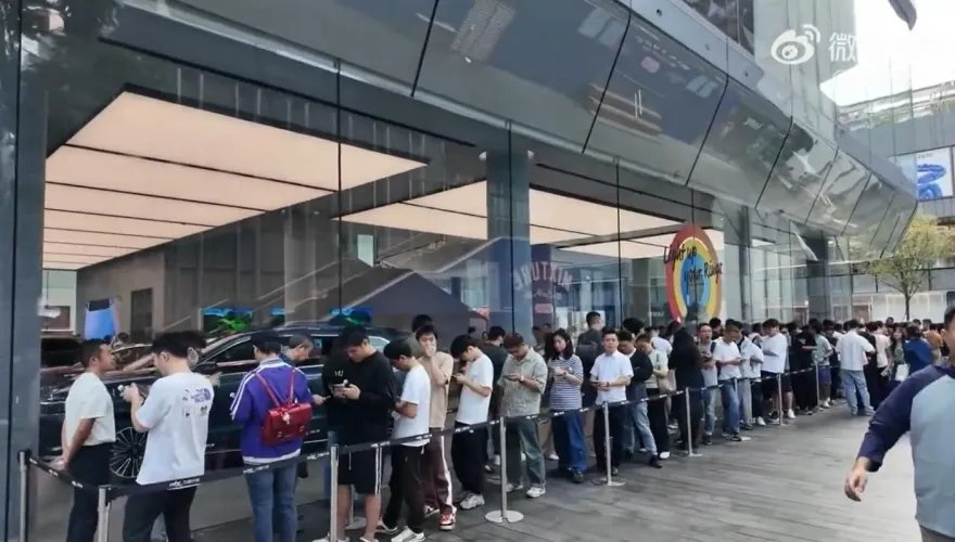 新機來了！華為Mate70預售「2小時117萬人下訂」　網嘆：三折機還沒搶到