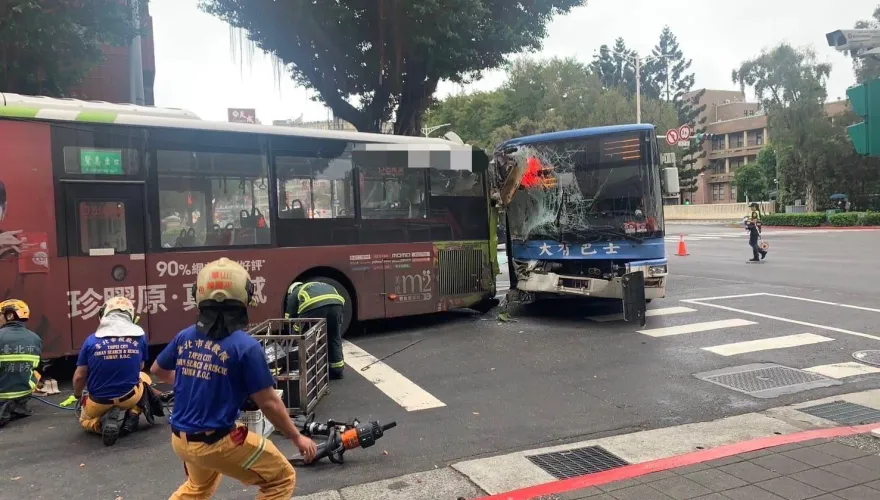 大有公車女司機釀1死15傷！遭爆路怒飆罵乘客　站長：將對客訴做處分