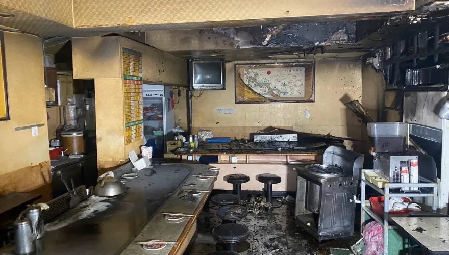 疑瓦斯桶倒地外洩！板橋鐵板燒竄火舌釀3傷　現場驚悚畫面曝光