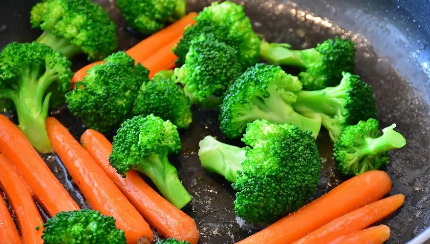 狂嗑青菜還是便秘？「每早一匙好油」才是天然潤腸神器