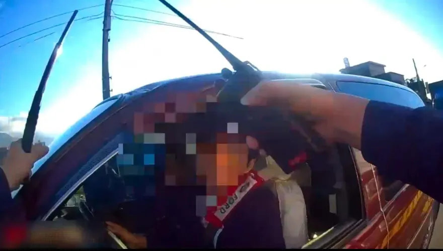 影/行車糾紛毒蟲掏槍敲玻璃嗆聲　警追捕攔車查獲槍毒