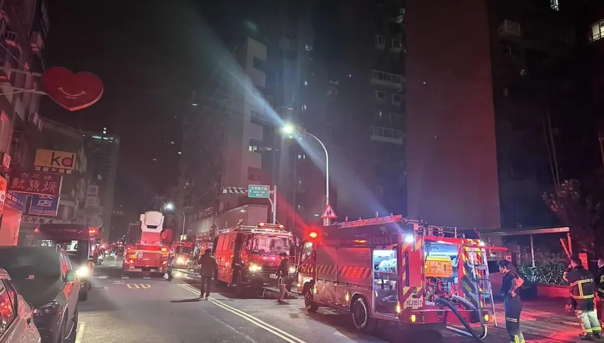北市成功國宅死亡火警！「16樓冒火煙」母送醫不治子倖存