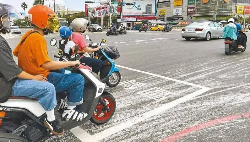 不再強制規定！彰化縣取消機車兩段式左轉　省道5路口跟進