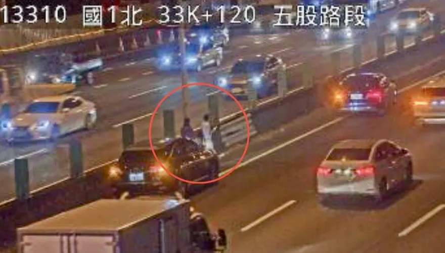 國1北上也車禍！2車內線追撞　2駕駛站車道超危險