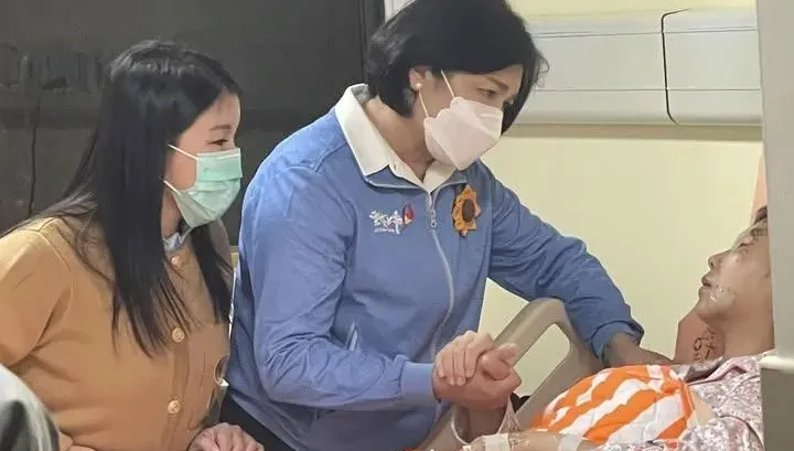 陳芳盈騎機車做選服遭撞飛！最新病情曝：還需顏面重整手術