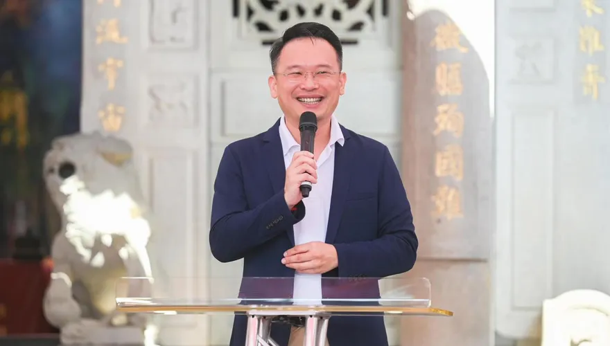 蘇俊賓手繪「礦泉水」致敬楊智伃！中肯道破能源爭議關鍵