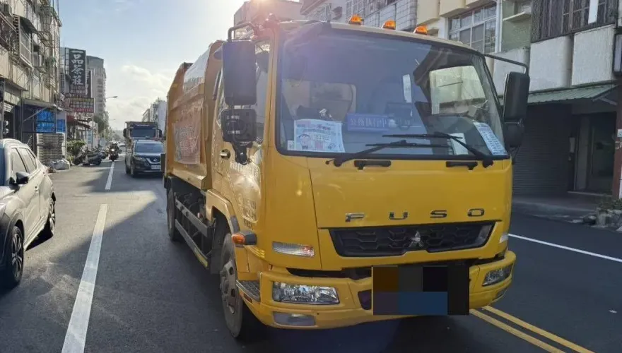 屏東垃圾清運危機！清潔隊員酒駕開垃圾車出事　大牌慘遭吊扣2年