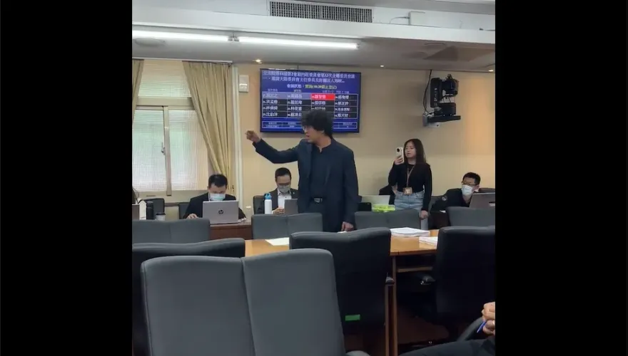 影/潑婦罵街？沈伯洋鬧場羅智強「缺什麼名字取什麼」