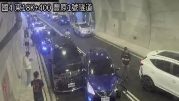 周末不平靜！國4豐原1號隧道4車追撞　傷亡數待清查
