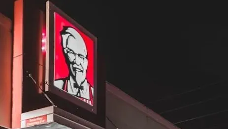 肯德基最頂聯名「耶誕餐」！網狂嗑10個：幸福感爆棚