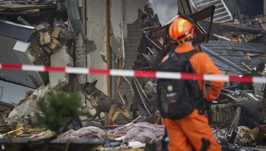 影/海牙公寓爆炸案波及5棟樓、至少5死　市長：做好最壞打算