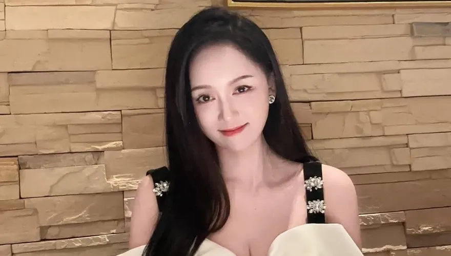 陳喬恩返台與帥尪吃米其林！　見「主菜是雞胸肉」就想走