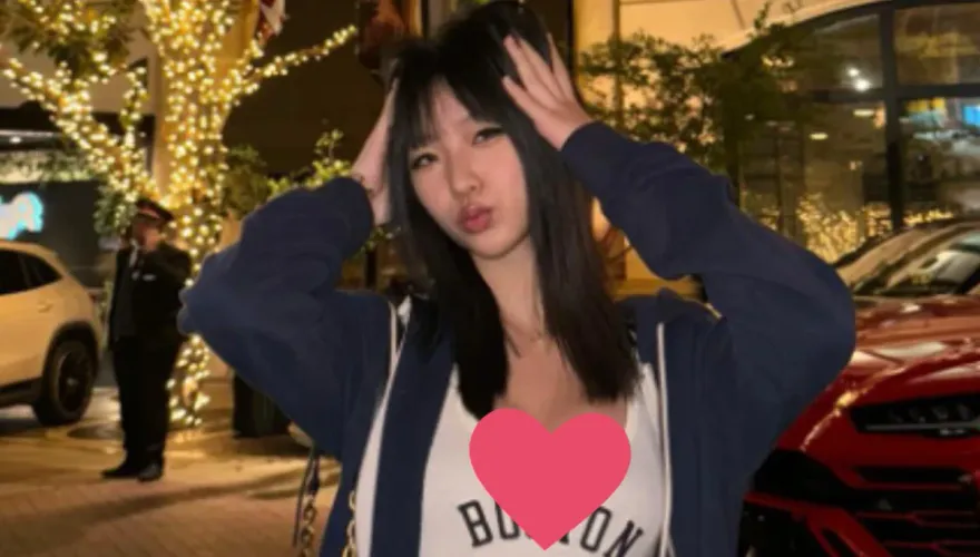 小S大女兒Elly不藏了！U領炸出北半球　辣照竟挨批「沒必要硬擠」