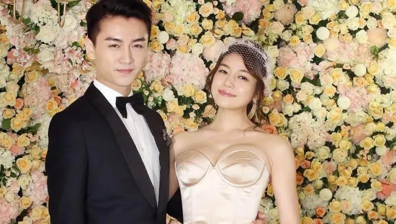 陳妍希8年婚完玩！于正曾曝陳曉「難忘前女友趙麗穎」　舊聞再引熱議