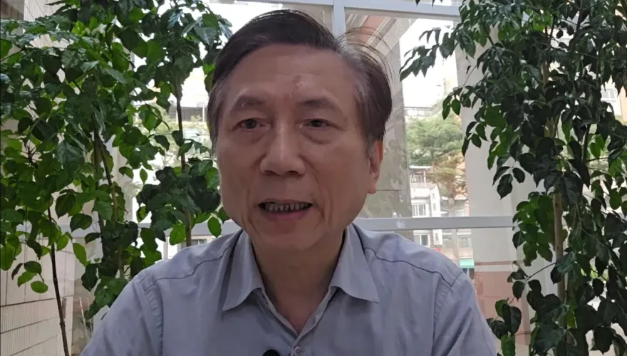 八炯、閩南狼衝攝影棚　詹江村遭歇斯底里狂吼