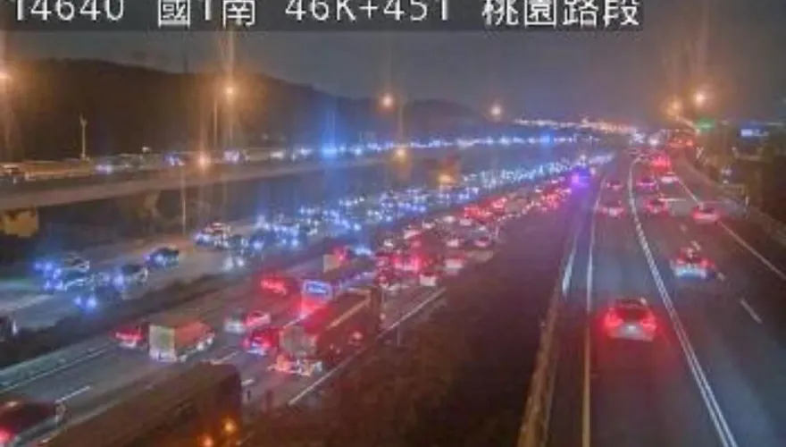 紫爆！國1桃園段2車追撞回堵6公里　車速剩17