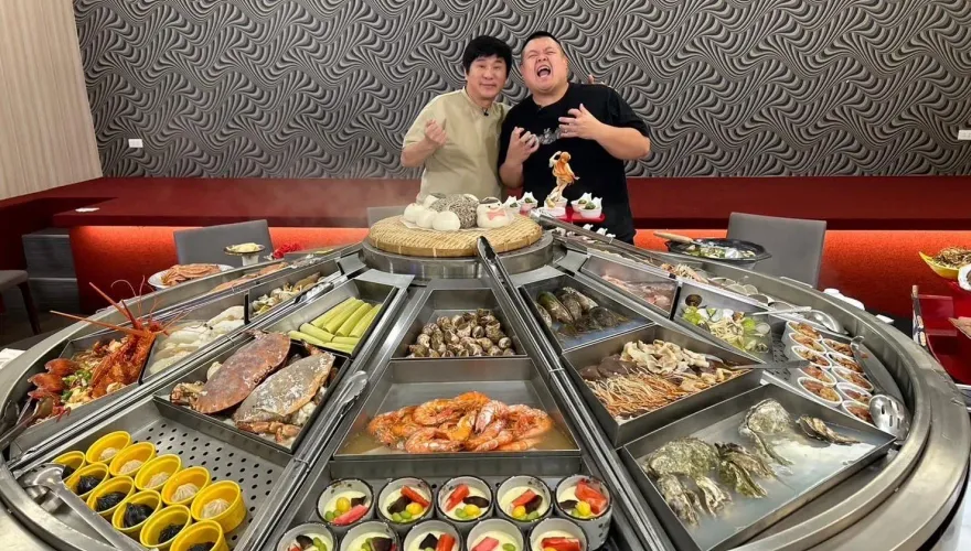 2個男人都輸了！胡瓜+大蛇丸抵不過正妹大胃王泡芙