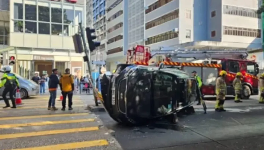 自撞安全島翻覆！港星江若琳自行脫困　經紀人：沒有大礙