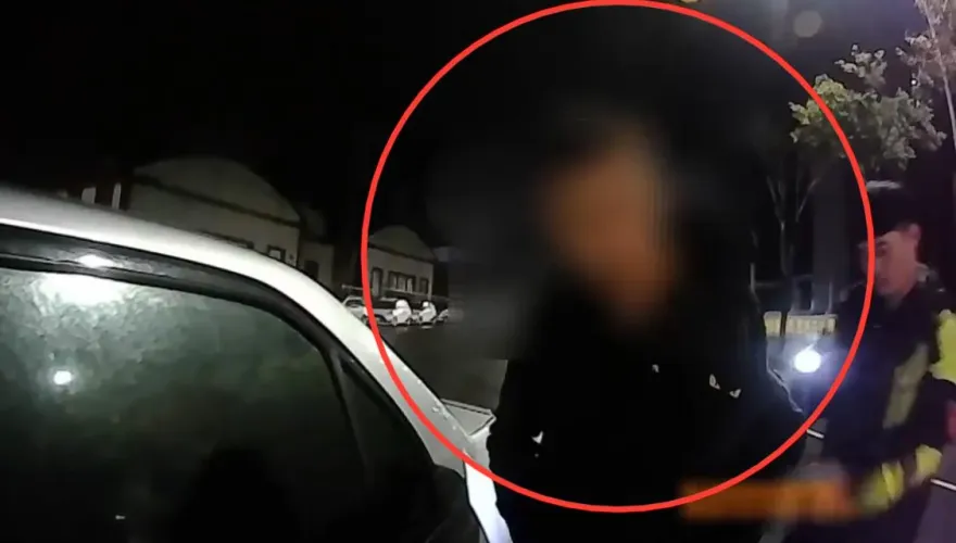 影/毒販半夜神情恍惚駕車　蛇行險撞警車遭搜出巨量毒品