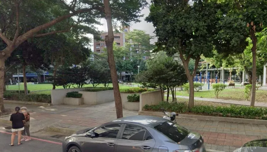 路有凍死骨！台中英士公園男「臉現屍斑」身旁有行李