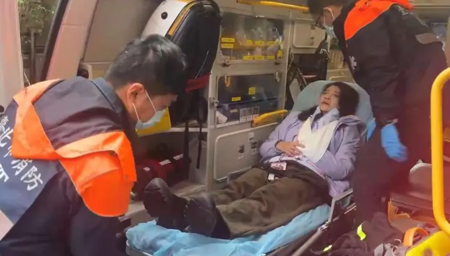 立院激烈攻防！王義川哭了　林楚茵掛彩上救護車