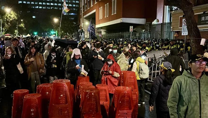 青鳥瀕臨滅絕潮？　謝寒冰曝綠營烙人窘境「叫不動人了」