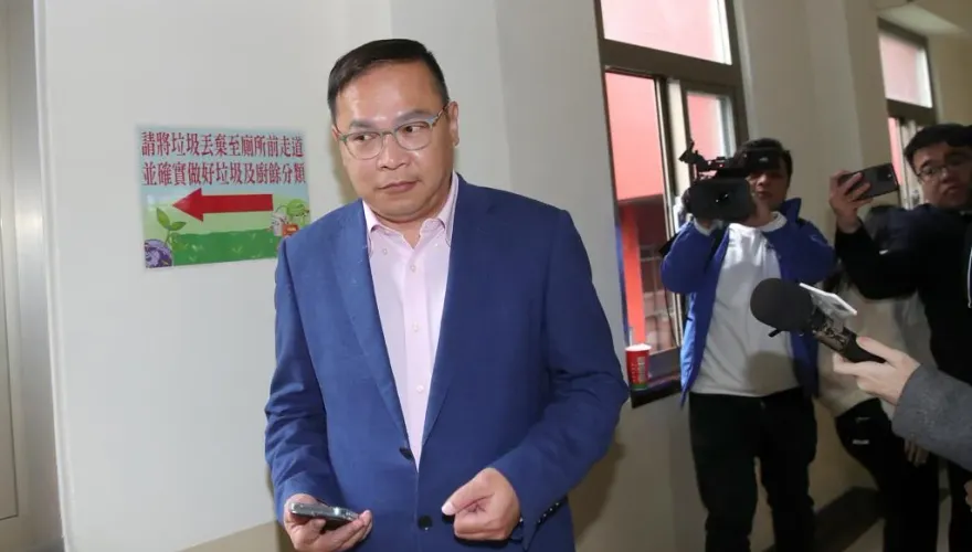 向孩童宣講「惡修3法」挨轟政治洗腦！王義川反擊竟扯：又不是講18禁