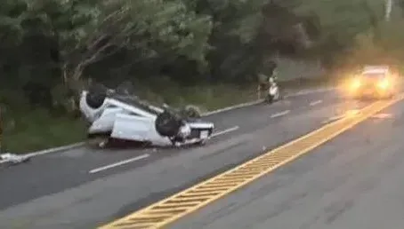台9線嚴重車禍！338.5k「轎車翻覆損毀」傷亡不明