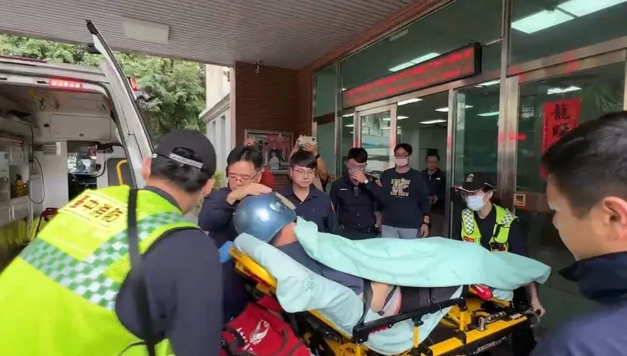 影/台中狂男持刀狂捅員警案最新！驚悚過程再看一次