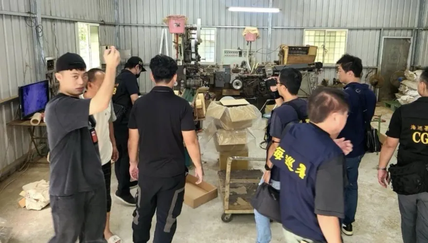 製菸工廠暗藏嘉義山區　海巡查獲5萬包私菸逮2嫌