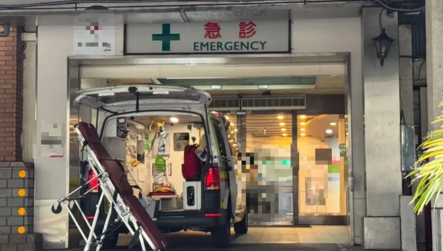 開工首日出事！高雄48歲男「頂樓墜2樓遮雨棚」 頭部重創