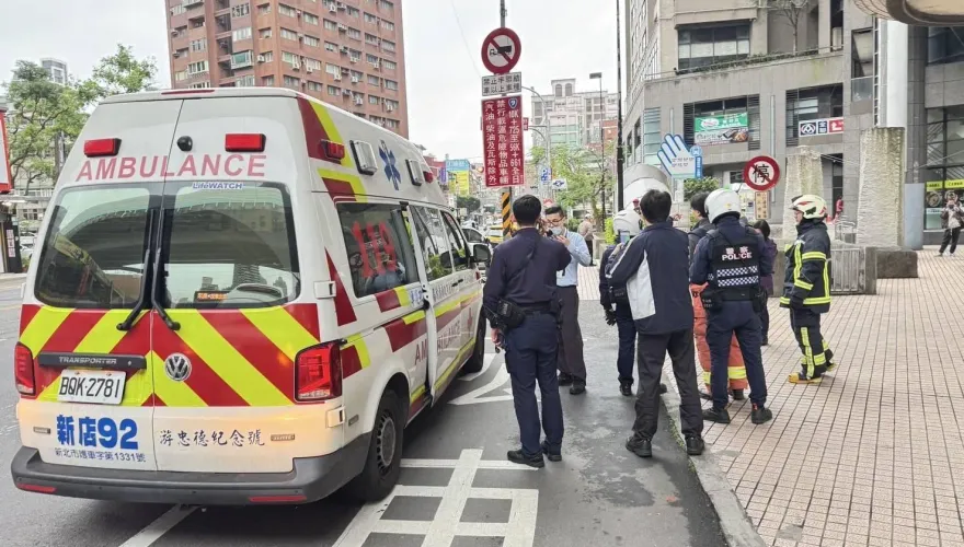 扯！北捷新店站前婦人遭砍2刀　竟因「借10元」惹怒嫌犯