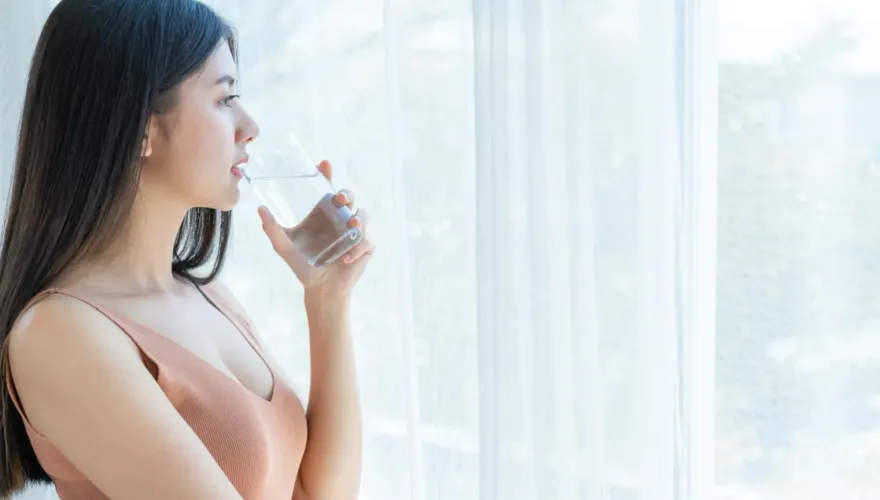 「起床喝水」增糖尿病風險？口中細菌是「糞便10倍」 醫：先刷牙